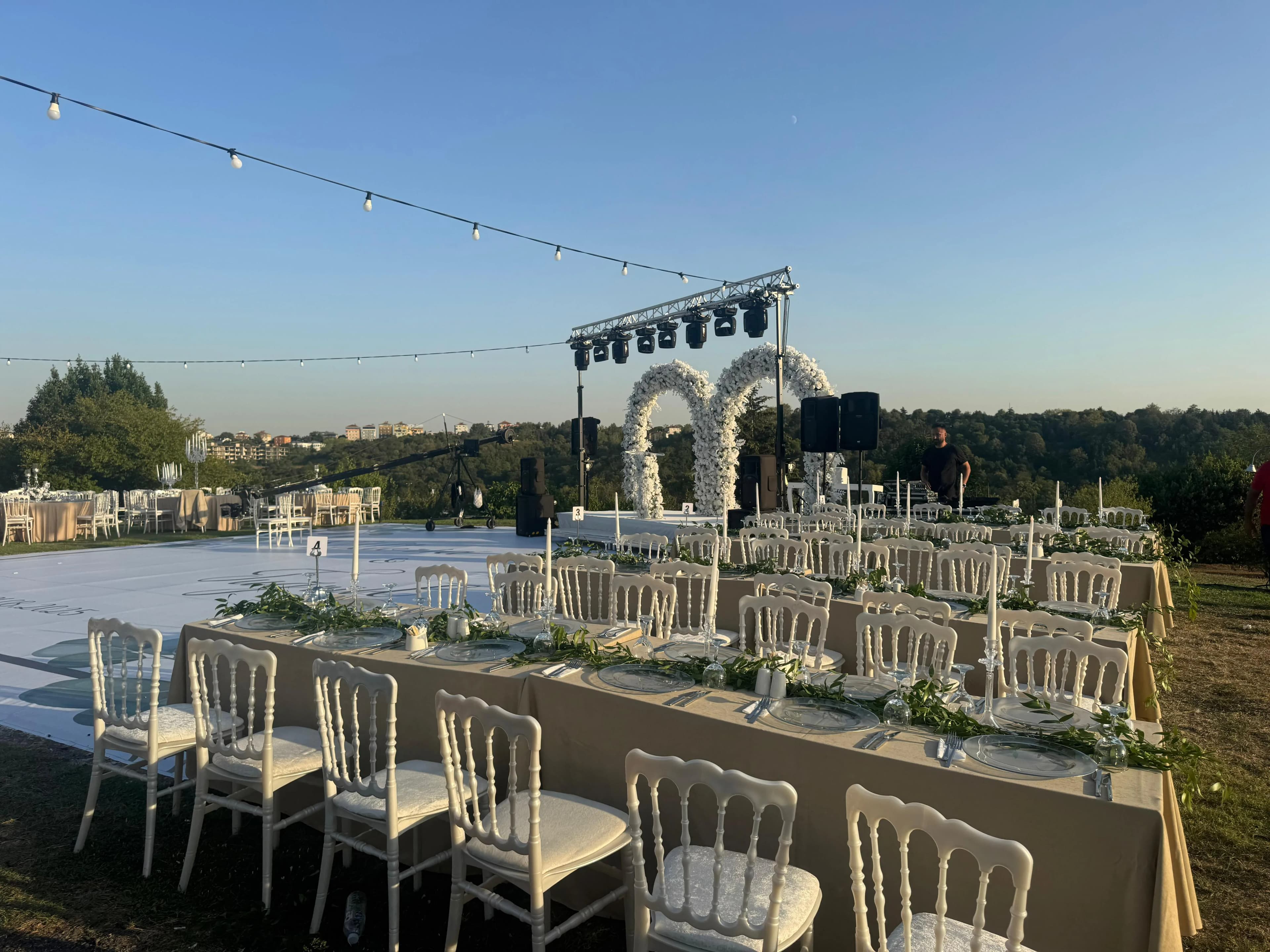 Beşiktaş Tiffany Sandalye Kiralama | Nilüfer Organizasyon